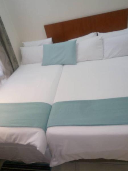 Eros Guest Inn, Забронировать Отель Франсистаун Ботсвана