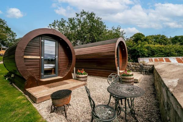 Delny Glamping and Farm Animals, Забронировать Кемпинг Отели Северо-Шотландского нагорья 3 звезды, 3*