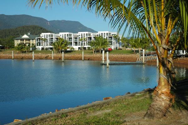 Hinchinbrook Harbour Holiday Apartments
