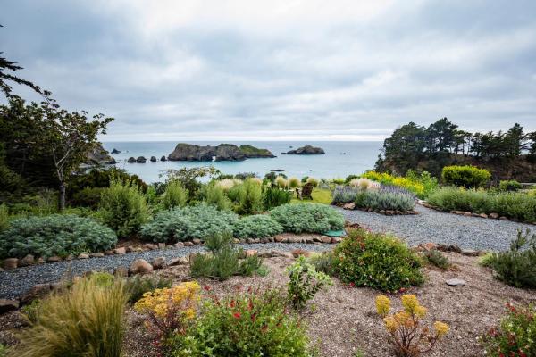 The Harbor House Inn