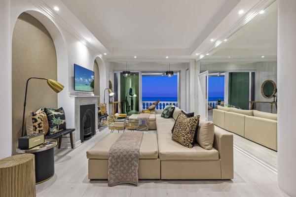 Clifton YOLO Spaces - Clifton Beachfront Apartments