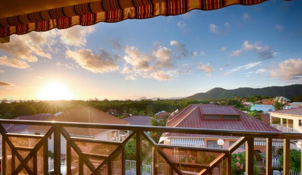 Résidence les Bougainvilliers Martinique, Забронировать Апартаменты/квартира Отели в центре Сент-Анн, в центре