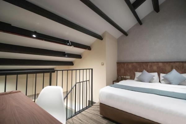 Harbour Ville Hotel Hamilton - Lavender