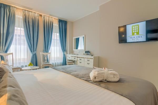 New Era Hotel Old Town Party Zone Bucharest- parking with fee nearby - NOT at the hotel !