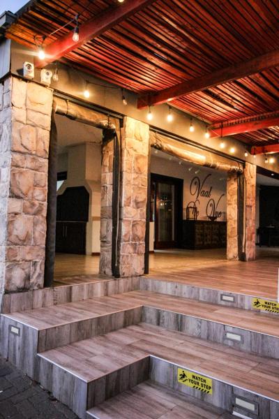 Vaal De Vue Guesthouse, Забронировать Гостевой дом Кристиана Bloemhof