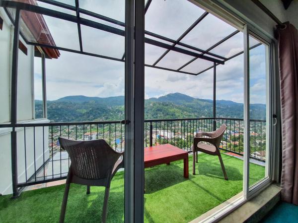 The SkyDeck Kandy, Забронировать Проживание в семье Недорогие отели Округа Галле, недорогие