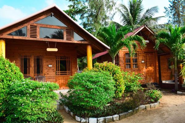 Mithra Paradise Beach Hotel, Забронировать Отель Тринкомали Округ Трикомали