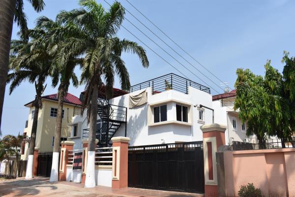 Cascade Hotel, Забронировать Отель Lapaz Greater Accra