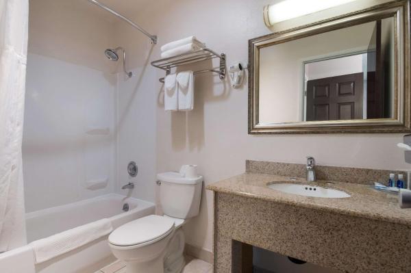 Rodeway Inn & Suites Portland West - Beaverton