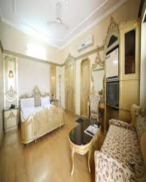 Hotel Naveen