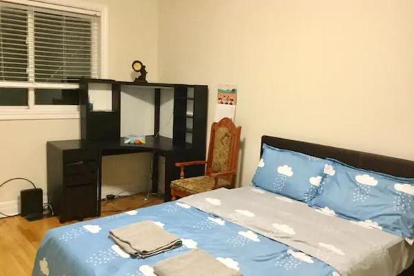 Private Rooms 5 min Finch West Subway - York University