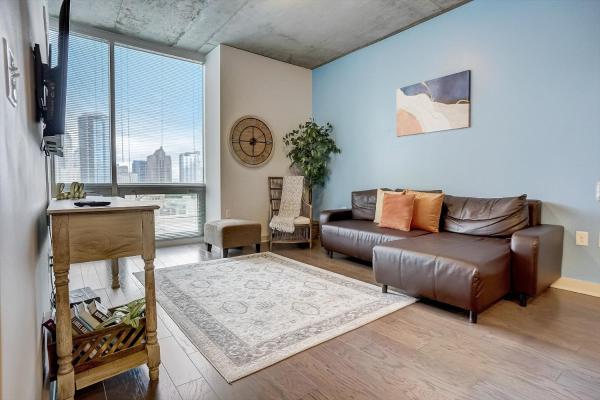 FRONTDESK Uptown Apts with City Views Charlotte