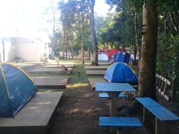 CAMPING RECANTO DOS PÁSSAROS, Забронировать Кемпинг Недорогие отели Шапада-дус-Гимарайнс, недорогие