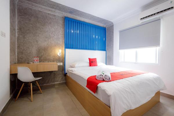 RedDoorz Plus at Jalan Gatot Subroto Jakarta