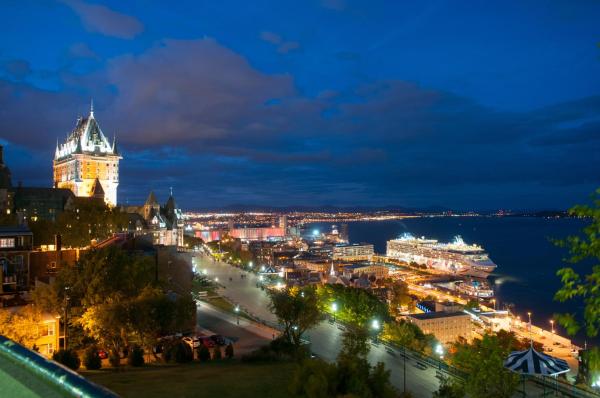 EKONO HOSTEL LA BELLE PLANETE BACKPACKERS Downtown Quebec City, Забронировать Хостел Недорогие отели Квебека, недорогие