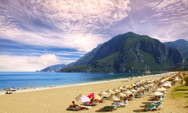 Alican Pension Чирали