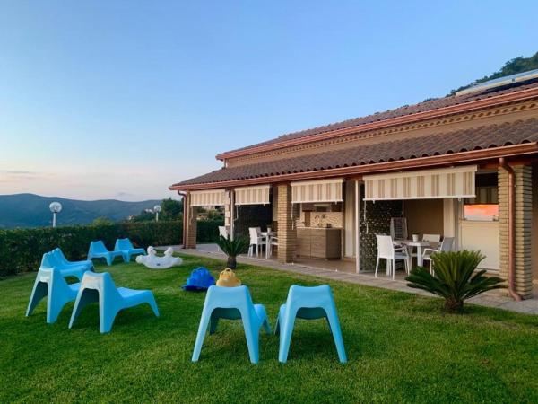 Miramare Castellabate, Забронировать  Отели Cilento Coast с парковкой, Парковка