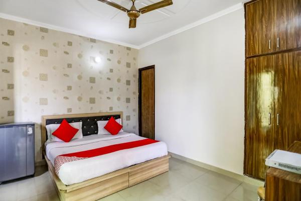 OYO 61815 Hotel Aashiana