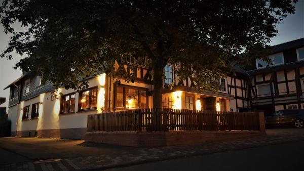 Roastineer Hotel, Забронировать Отель  