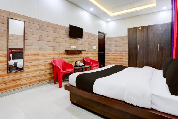 OYO 29871 Noida Dreamz 2