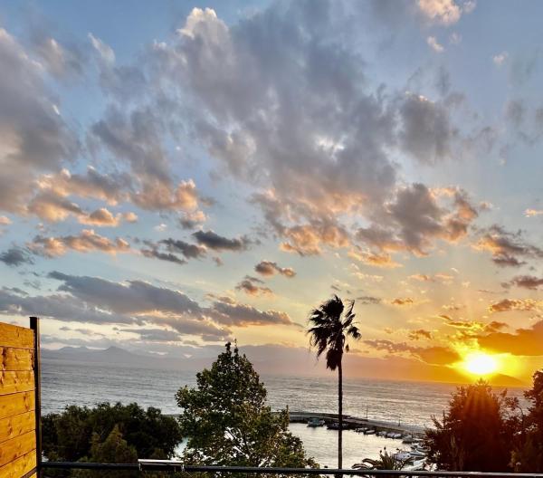 Hotel Akti Лутраки