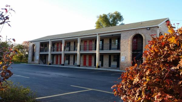 Hanover Hotel & Banquet Center