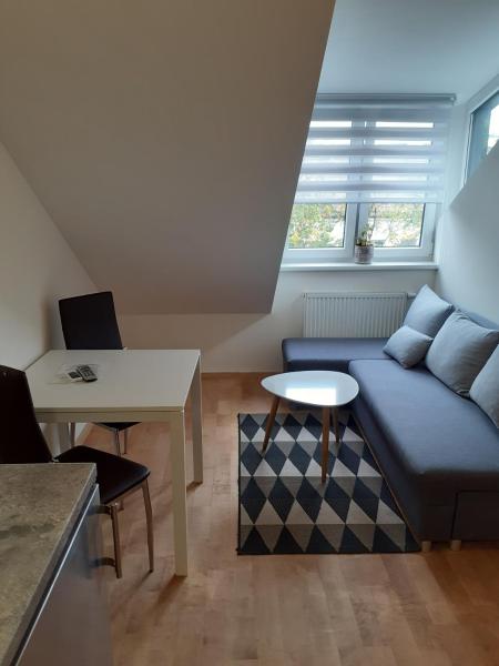Attic rooms at Laisves avenue, Забронировать Апартаменты/квартира Недорогие отели Каунаса, рядом с Арена «Жальгирис-Арена», недорогие