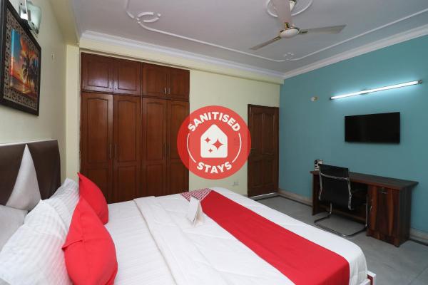 OYO 38025 Hotel The Rock Residency
