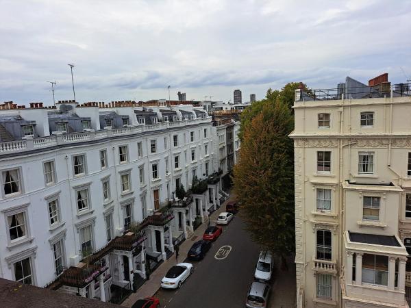 Palace Court Hotel