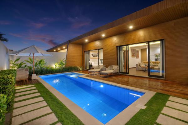 The Claremont Luxury Villas