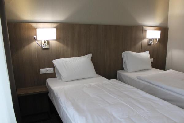 Отель "Порт Запад"