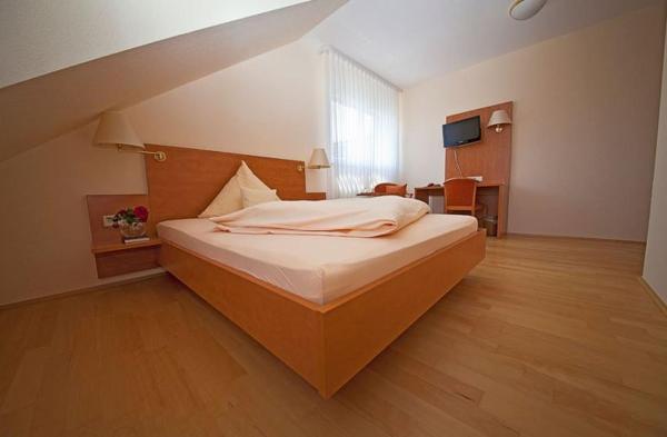 Hotel & Restaurant Krone, Забронировать Отель Вальдброн Landkreis Karlsruhe
