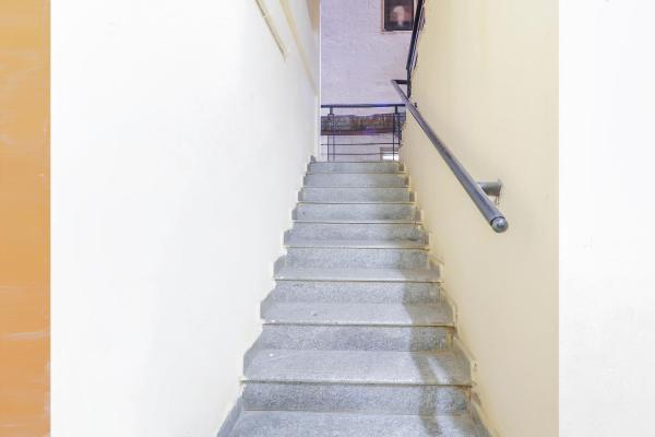 OYO 79377 Mmr Hotel