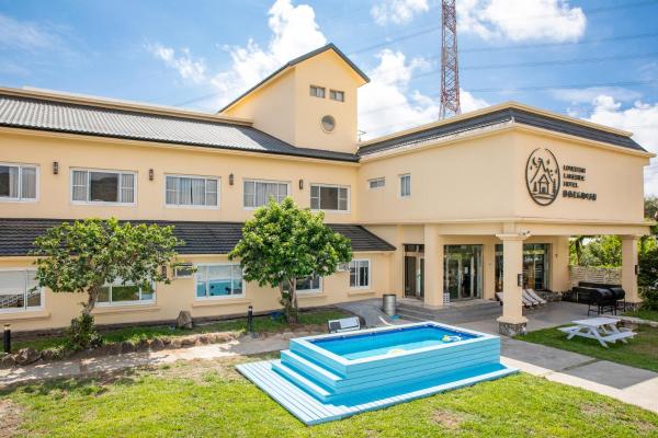 戀戀星辰館-Star of Love Hotel, Забронировать Проживание в семье Отели Наньвань с бассейном, Бассейн