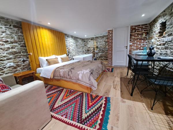 "Villa 70" Guesthouse, Забронировать Гостевой дом Гостевые дома Gjirokastër County, Гостевой дом