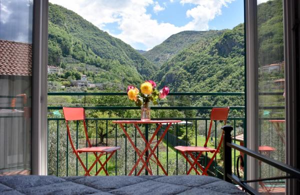 Agriturismo Conca Sandra - Farm Stay on Lake Como, Забронировать Апартаменты/квартира Перледо Озеро Комо