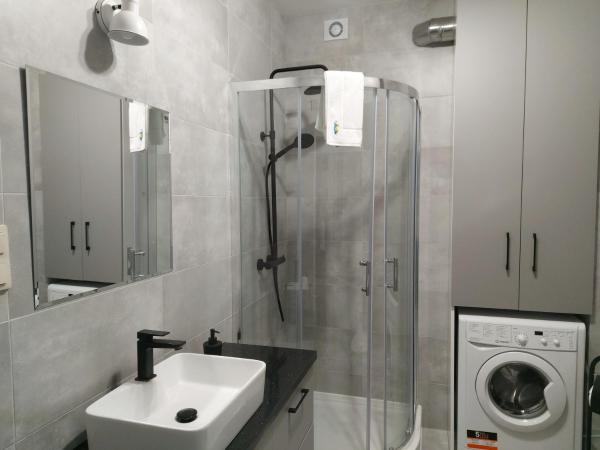 Apartamenty z tarasami "Miętowy spokój 15" "Romantyczna szarość 16" "Niebieska elegancja 17" maksymalnie dla 6 osób