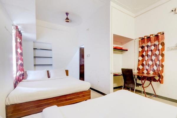 OYO 80441 DHS Residency