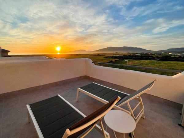 Tarifa Beach Rentals Sunset, Забронировать Апартаменты/квартира Отели Los Alcornocales Natural Park с парковкой, Парковка