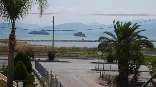 Villa with the view of Palamidi and Bourtzi, Забронировать Дом для отпуска Виллы Нафплион, Вилла