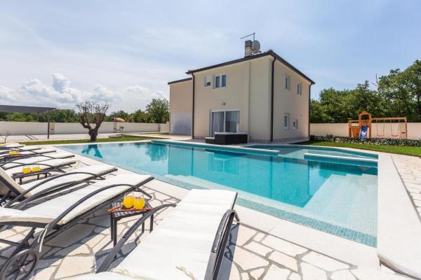 Villas Vilanija
