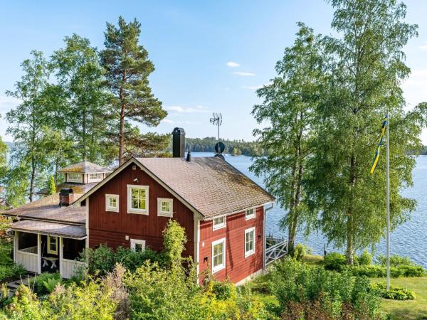 Chalet Villa Lundsfjärden by Interhome