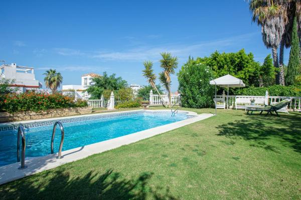 Charming villa in Sanlúcar de Barrameda with private pool, Забронировать Вилла Санлукар-де-Баррамеда Муниципалитет Уэльва