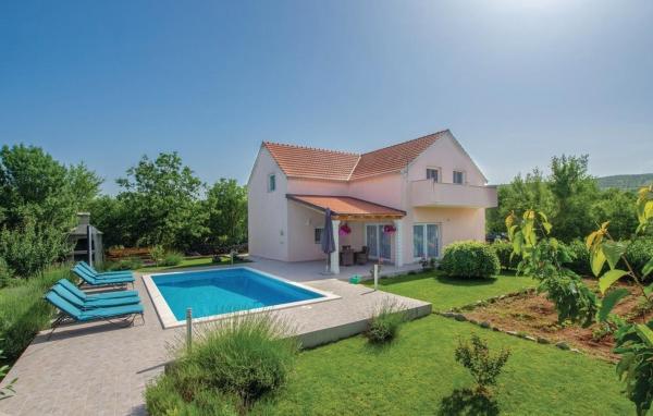Villa Radosevic near Split, heated pool, Забронировать Вилла Виллы Дугополья, Вилла