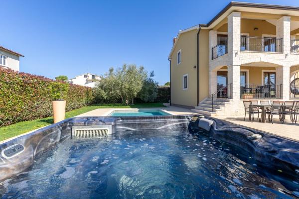 Villa Vanesa with Private Pool nearby Porec, Забронировать Вилла Montižana Poreč Region