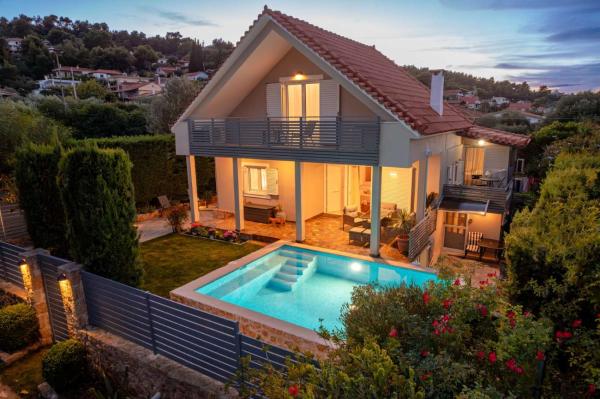 Athina Sea Villa Close To Athens, Забронировать Вилла Оропос Ороп