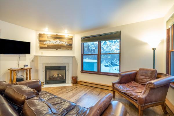 Ballard 202 North 2 Bedrooms 2 Bathrooms Condo