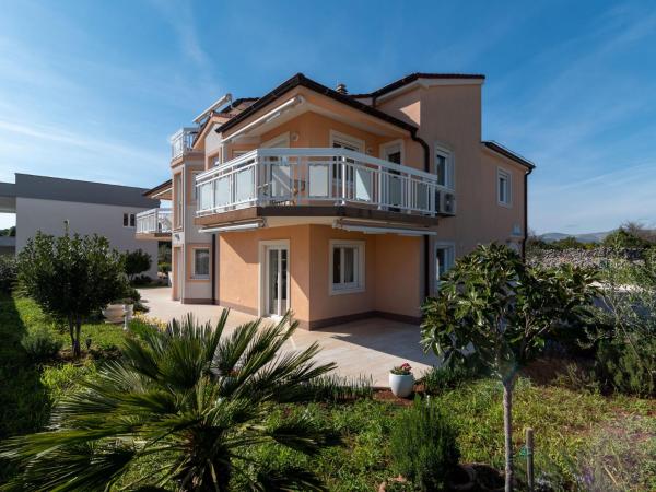 Apartment Villa Nikaroni-3 by Interhome, Забронировать Апартаменты/квартира Трогир Ciovo Island