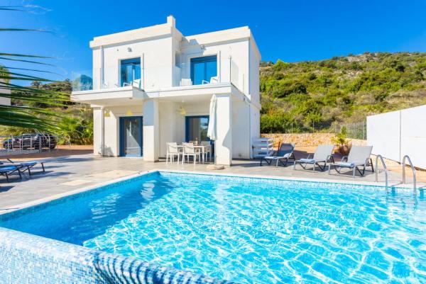Villa Seahorse Large Private Pool Walk to Beach Sea Views A C Wifi Eco-friendly - 2639