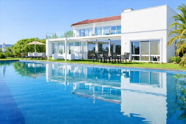 CASA BRANCA ALGARVE infinity pool & shaded deck, Забронировать Вилла Эштой Сотавенто